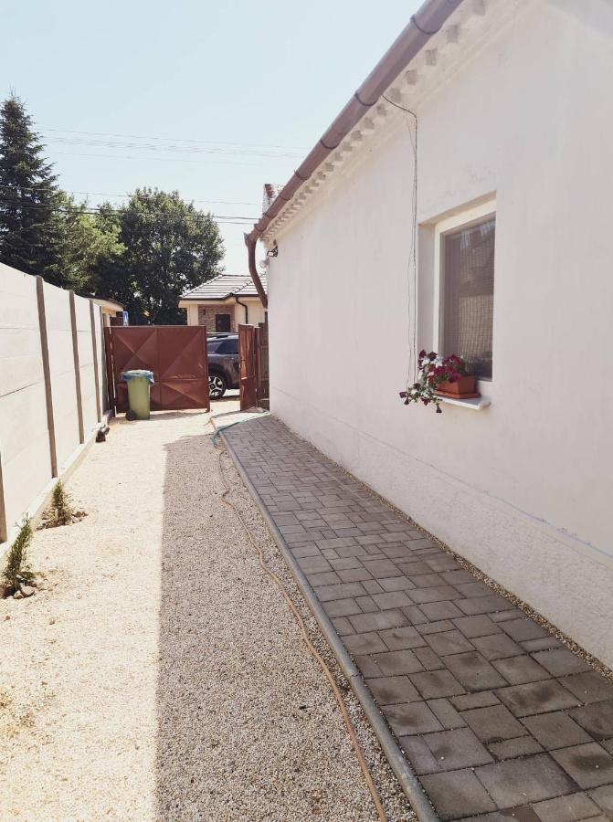 Cosy Vacation House In The Village Velky Meder Exterior photo